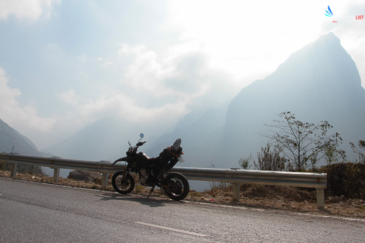 Motorcycle tours to Bac Ha, Vietnam