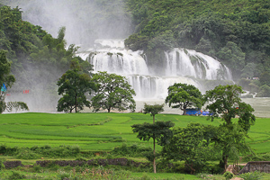 <b>Ban Gioc Waterfall</b> – Riding to fairy tale landscape